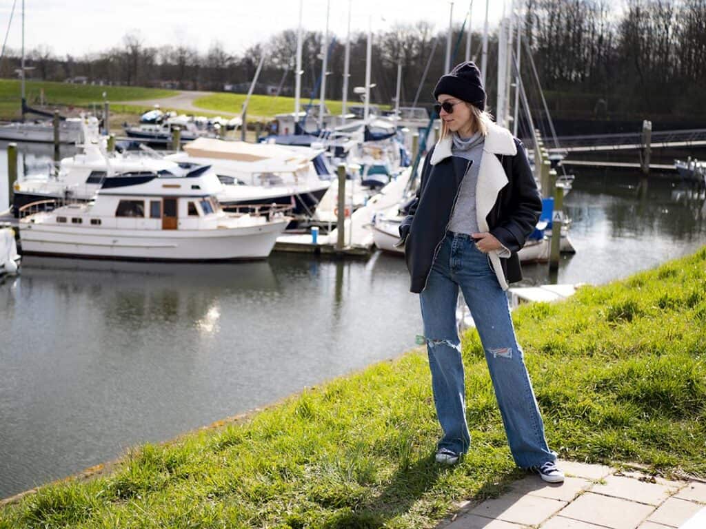 Kurtka Aviator i szerokie spodnie Holandia Willemstad blog lifestyle 1 Moda
