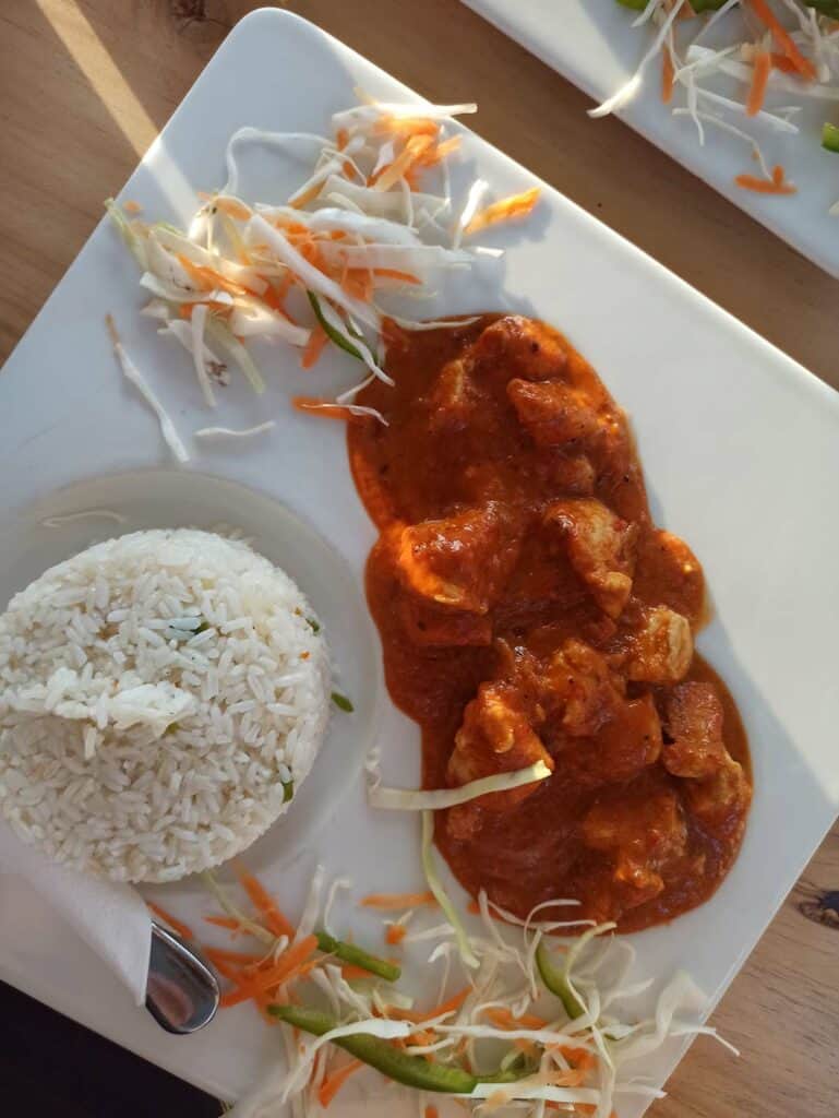 Zanzibar na własną rękę curry z owocami morza Zanzibar Podróże