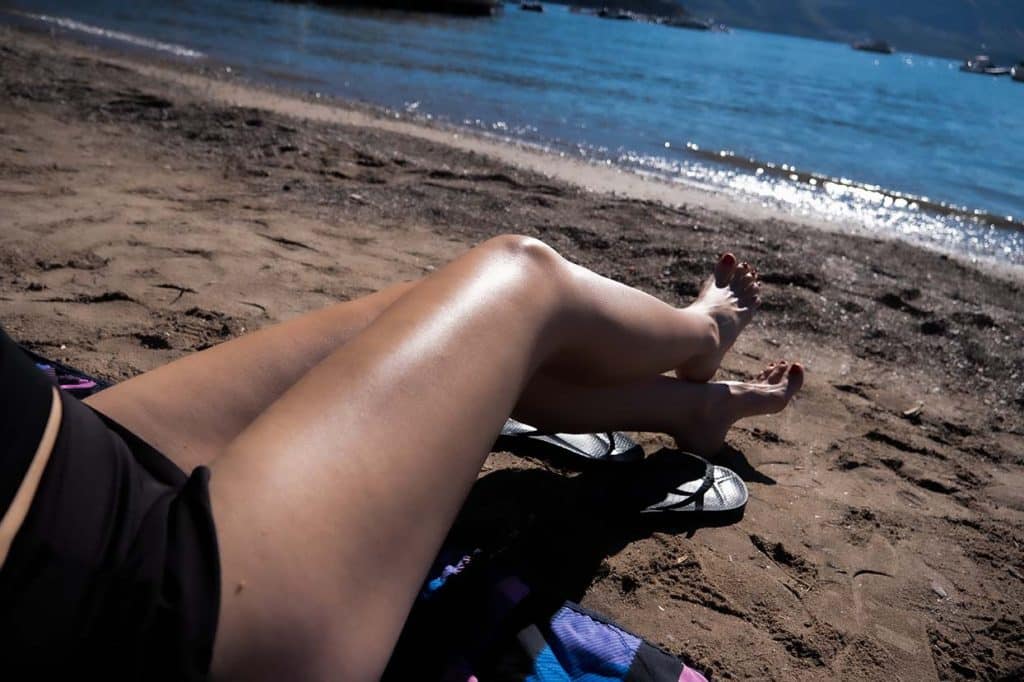 gladkie ogolone nogi Moda na “gładkość” jak to się zaczęło? Gładkie damskie nogi moda na gładkość