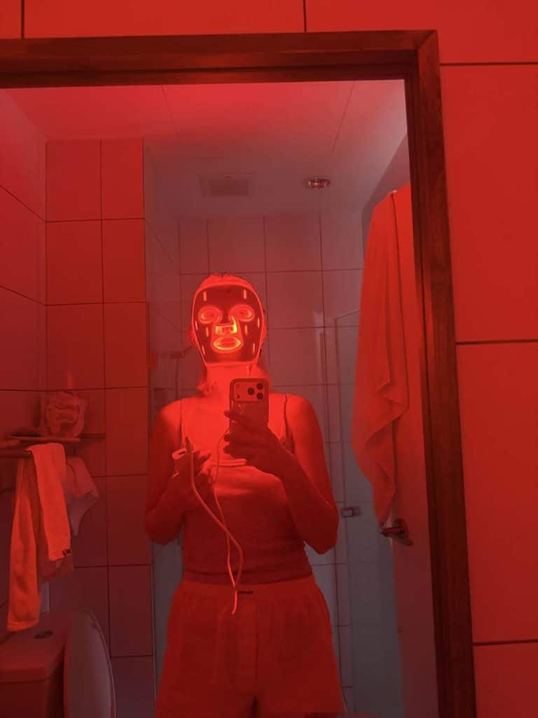 red light mask Koreańska analiza skóry w Seulu. Sprawdziłam, czy K-Beauty naprawdę działa Red light therapy na twarz